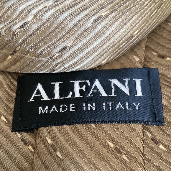 ALFANI Ital. men’s silk necktie, 3 3/4” wide, gold & brown diagonal design $19 - Picture 3 of 3